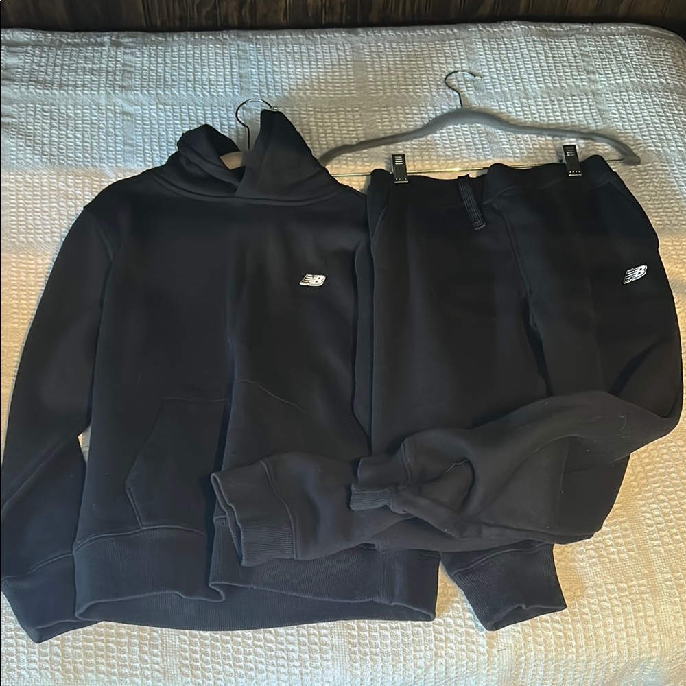 New Balance Men’s Black Hoodie Sweater
